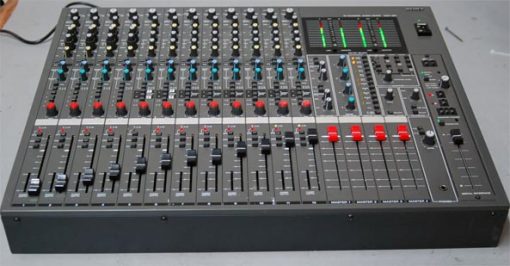 Soundcraft Spirit M12, 12 mono + 4 stereo + digital out-0