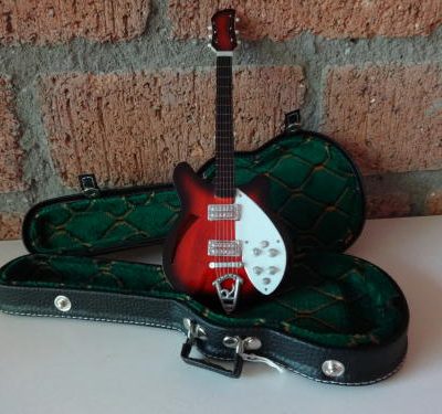 Miniatuur Rickenbacker met koffer (div. kleuren)-0