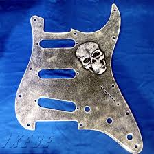 Skull 3D Dirty Metal Strat Pickguard-Silver -0