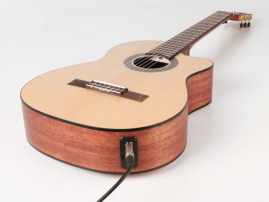 Giotto Dibondon spanning Economie Salvador klassieke gitaar CS-244-CE, 4/4 model - Music Webshop